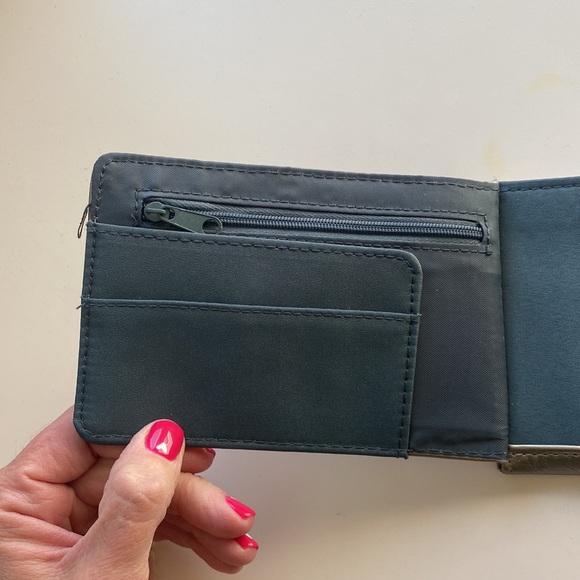 New without tags- Kate Landry wristlet. - Picture 7 of 8